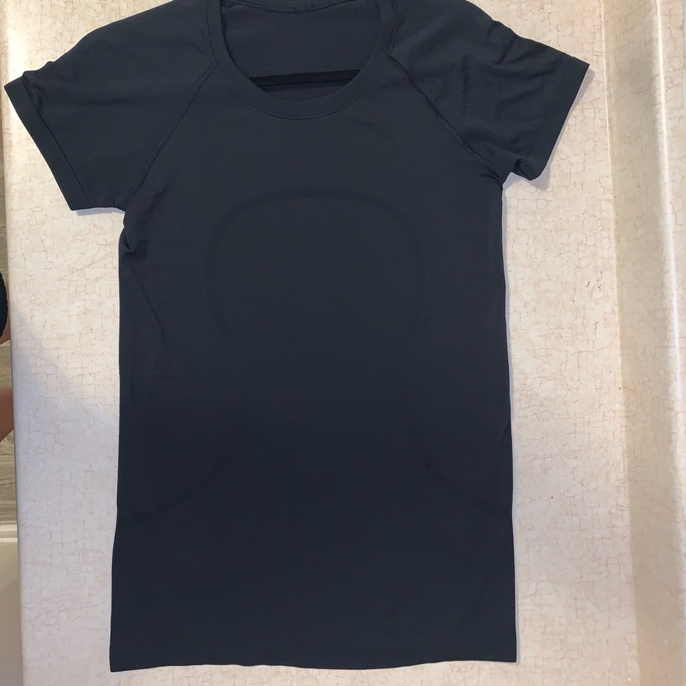 LULULEMON SWIFTLY TECH SHORT SLEEVE TOP 2.0 SIZE 6